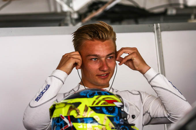 Indy Dontje met het gerenommeerde Black Falcon naar de 24 Hours of Dubai